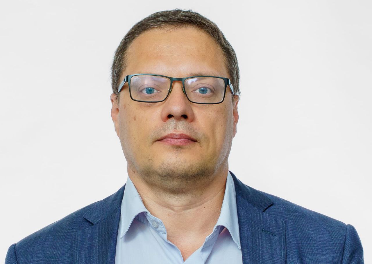 Валерий Комаров